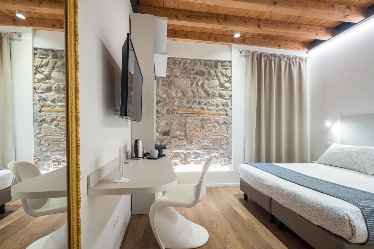 Teatro Romano Easy Suites Верона Экстерьер фото